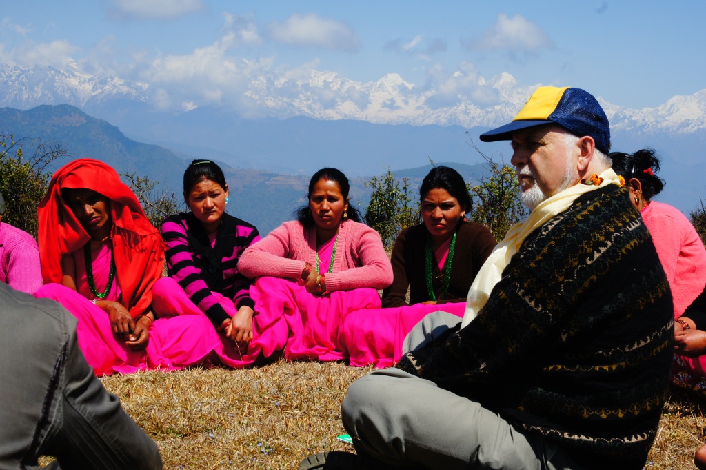 vergadering met bevolking van Chisopani (25 km. van Kathmandu)