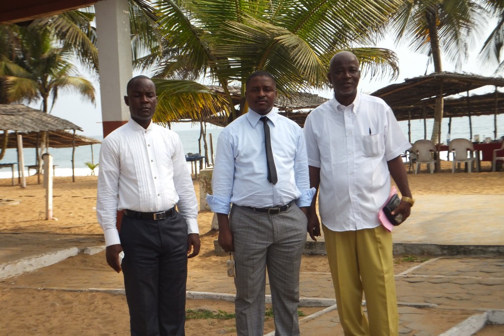 V.l.n.r. ds. Charles Bahi, ds. Jean-Christophe Kabongo en ds. Ekpale (Grand-Bassam,bestuurslid van onze stichting in Ivoorkust)