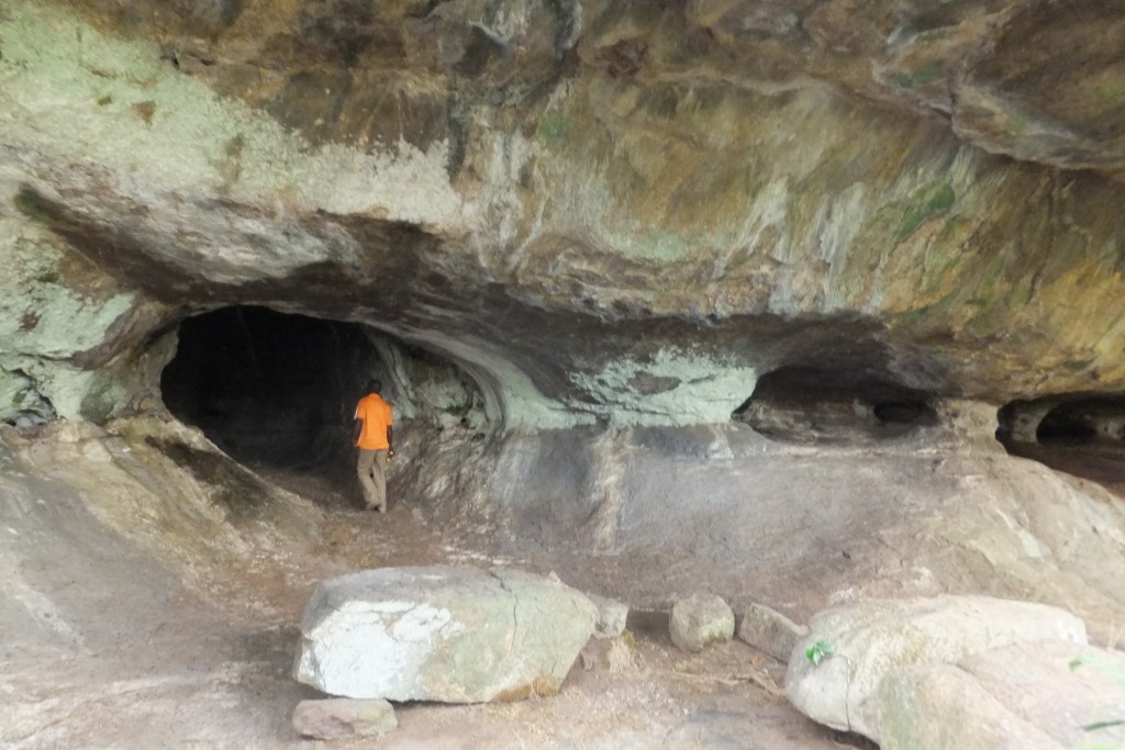 Grotten bij het drielandenpunt Ivoorkust-Liberia-Guinee.