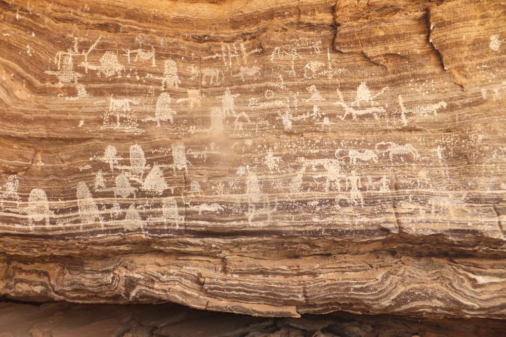 Oeroude rotstekeningen in een onderaardse gang, tussen Burao en Erigabo