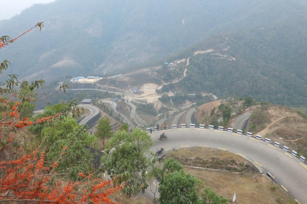 De nieuwe weg van Kathmandu naar het zuidoosten
