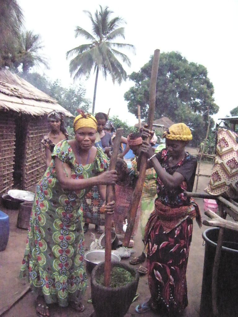keukenploeg tijdens campagne in Kalo (Bandunduprovincie)