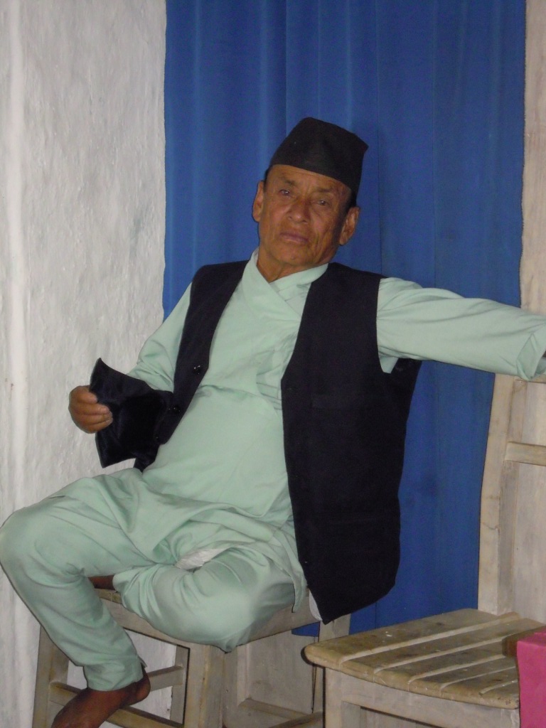 een echte Nepalees in Pakhribas